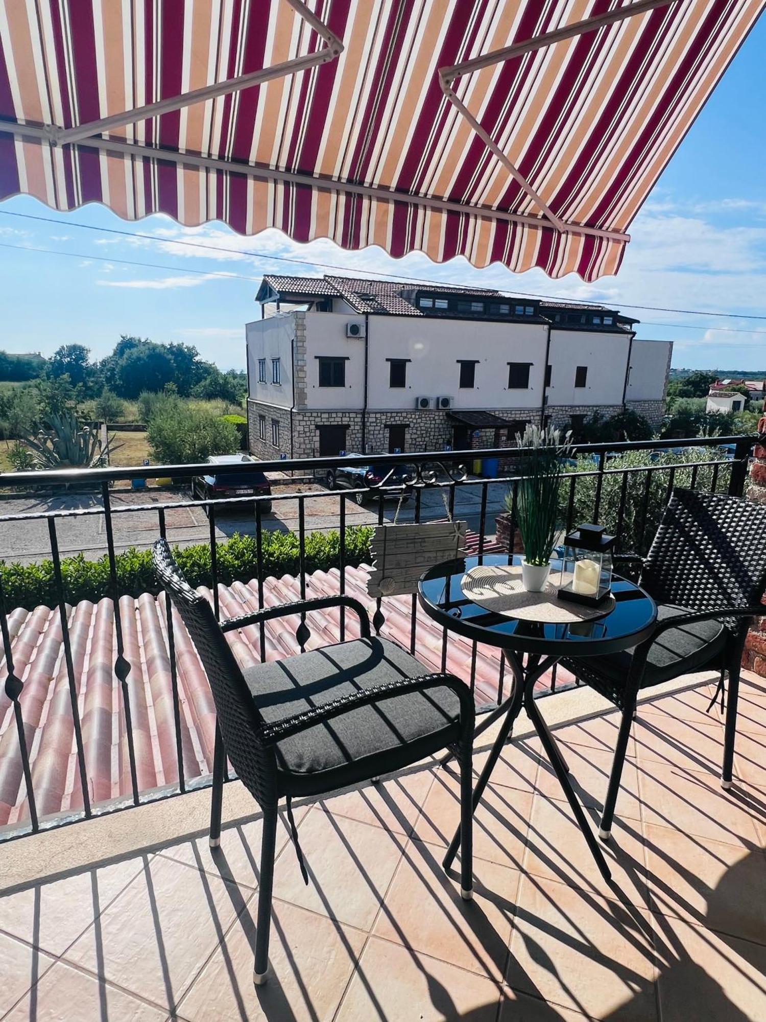 Apartment Aleks Tar-Vabriga Eksteriør bilde
